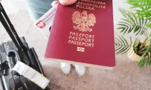 Gotowy paszport i dowód osobisty do podróży do Rumunii w strefie Schengen. Czas na wakacje!