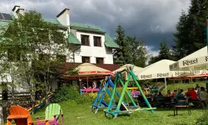 Ustrzyki Górne: Gdzie zjeść? Sprawdzone miejsca i smaki Bieszczad